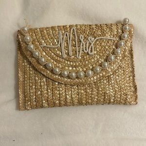 Shiraleah Pearla Mrs. Clutch